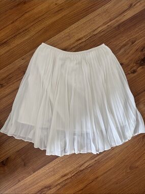 Babaton White Pleated Circle Skirt